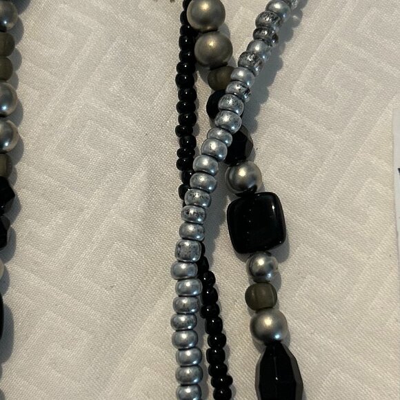 Vintage Premier Designs 3 Strand Black & Silver Glass Bead Necklace - Picture 6 of 8